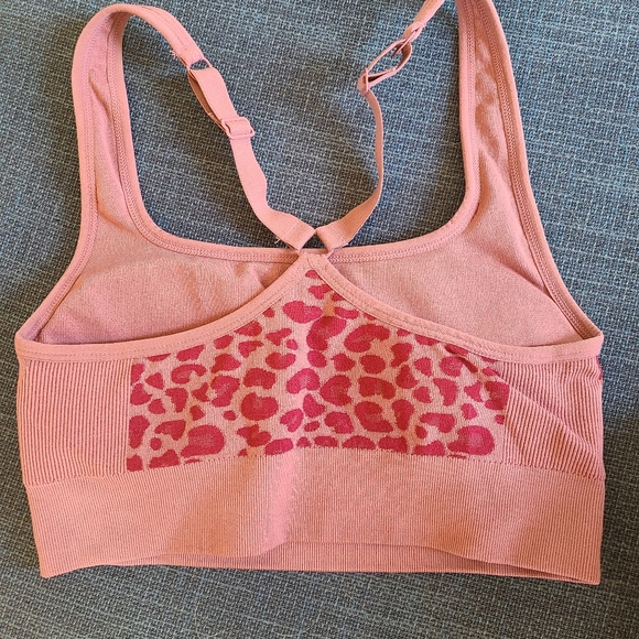 Fabletics Leopard Set - Picture 3 of 4
